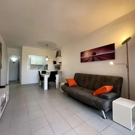 Garden Floor Apartment, Direct Access To The Pool *